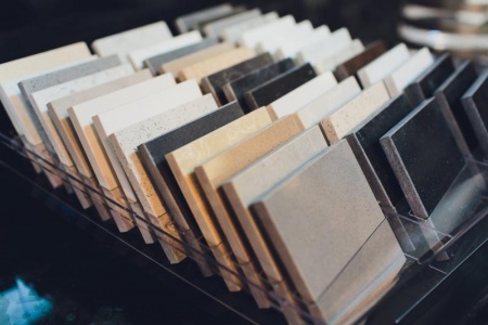 Visiter un showroom de carrelage, pourquoi est-ce indispensable avant achat